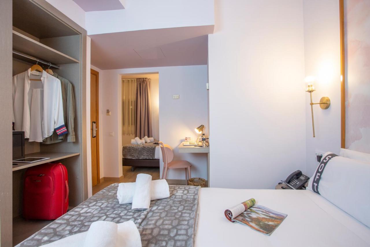 Casual Colours Barcelona Hotel Exterior photo