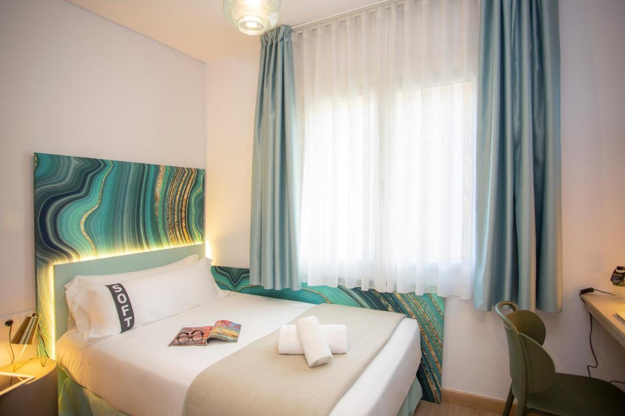 Casual Colours Barcelona Hotel Exterior photo